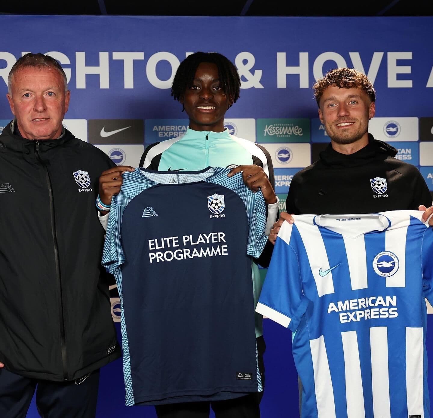 E-PPRO player signing for Brighton & Hove Albion with E-PPRO coaches